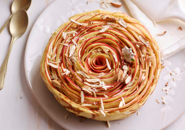 Gâteau Rose de pomme et amande